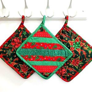 POT HOLDERS SET OF 3 HANDMADE QUILTED CHRISTMAS NEW YEAR HOLIDAY GIFT NEW